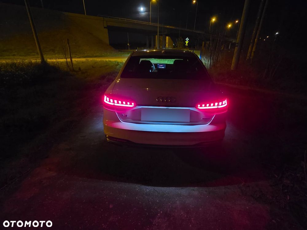 Audi A4 Limousine - 7