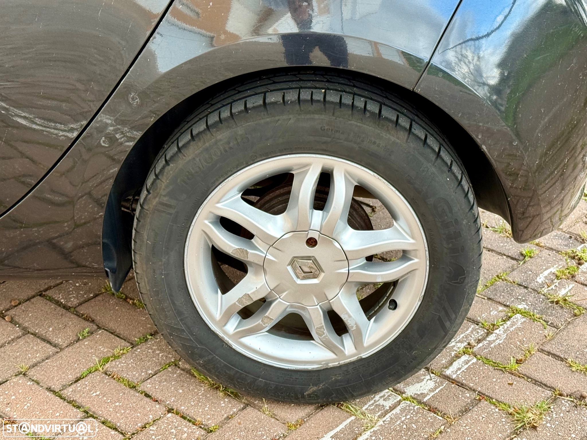 Renault Clio 1.2 Pack Authentique - 4