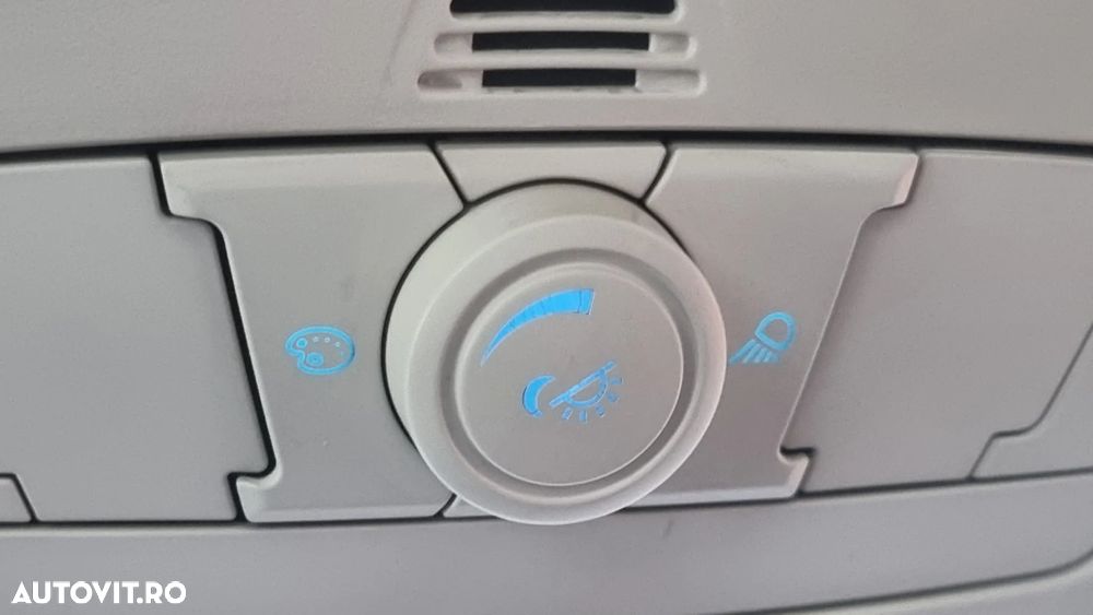 Ford Focus 1.5 TDCi Powershift Titanium - 22