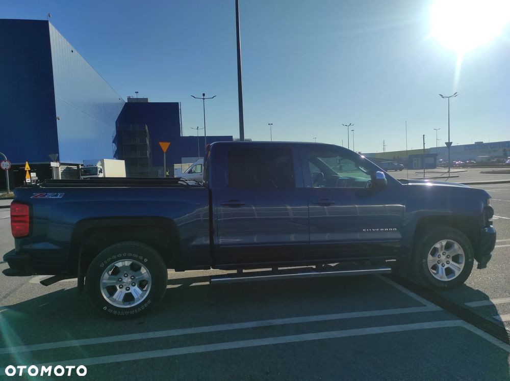 Chevrolet Silverado - 3