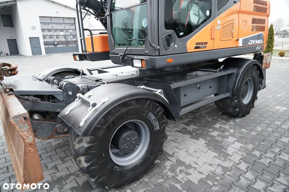Doosan DX 140W / KOPARKA KOŁOWA / ROTOTIL / JOYSTICK / POWERTILT OBROTNICA / 2019 ROK / - 16