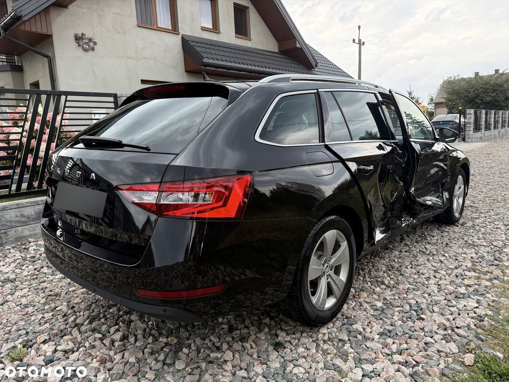 Skoda Superb 2.0 TDI DSG Premium Edition - 10