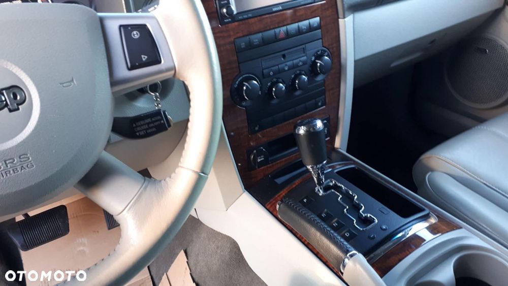 Jeep Commander 5.7 V8 HEMI Automatik Limited - 11