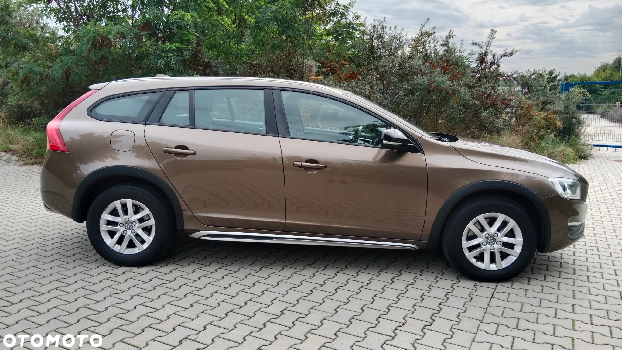 Volvo V60 Cross Country - 8