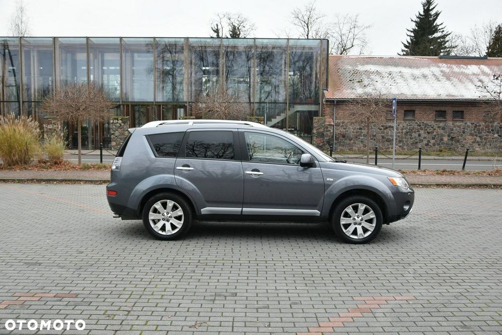 Mitsubishi Outlander - 6