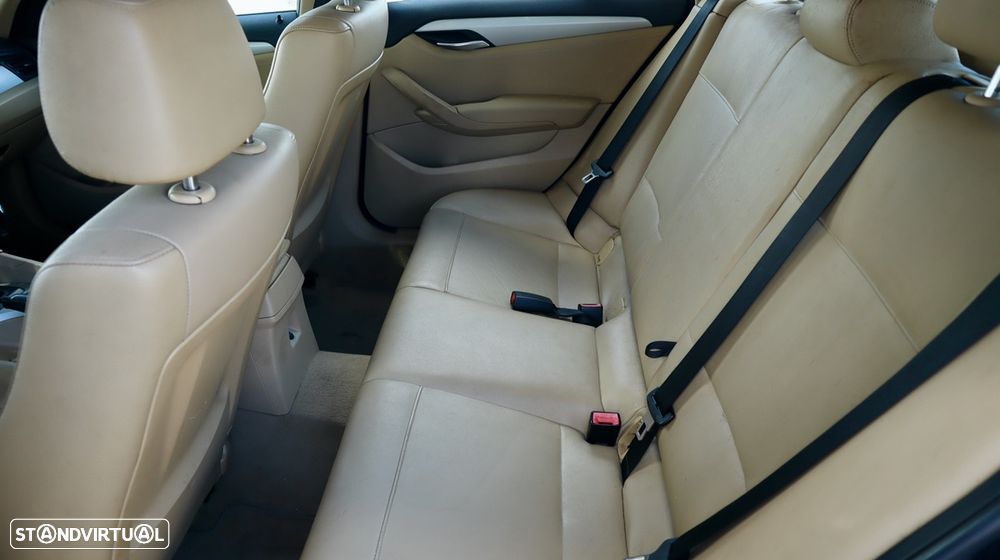 BMW X1 18 d sDrive Auto - 27
