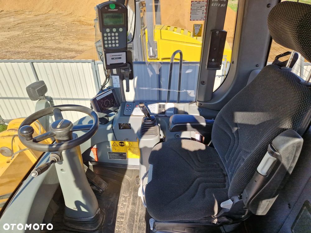 Liebherr L566 2plus2 * 9.854 mth * 2011r. * Pełen Serwis Liebherr * waga PFREUNDT * - 12