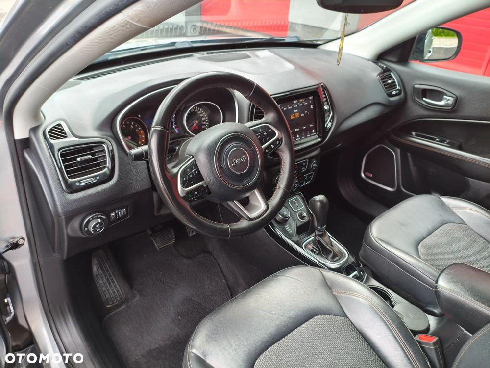 Jeep Compass - 25