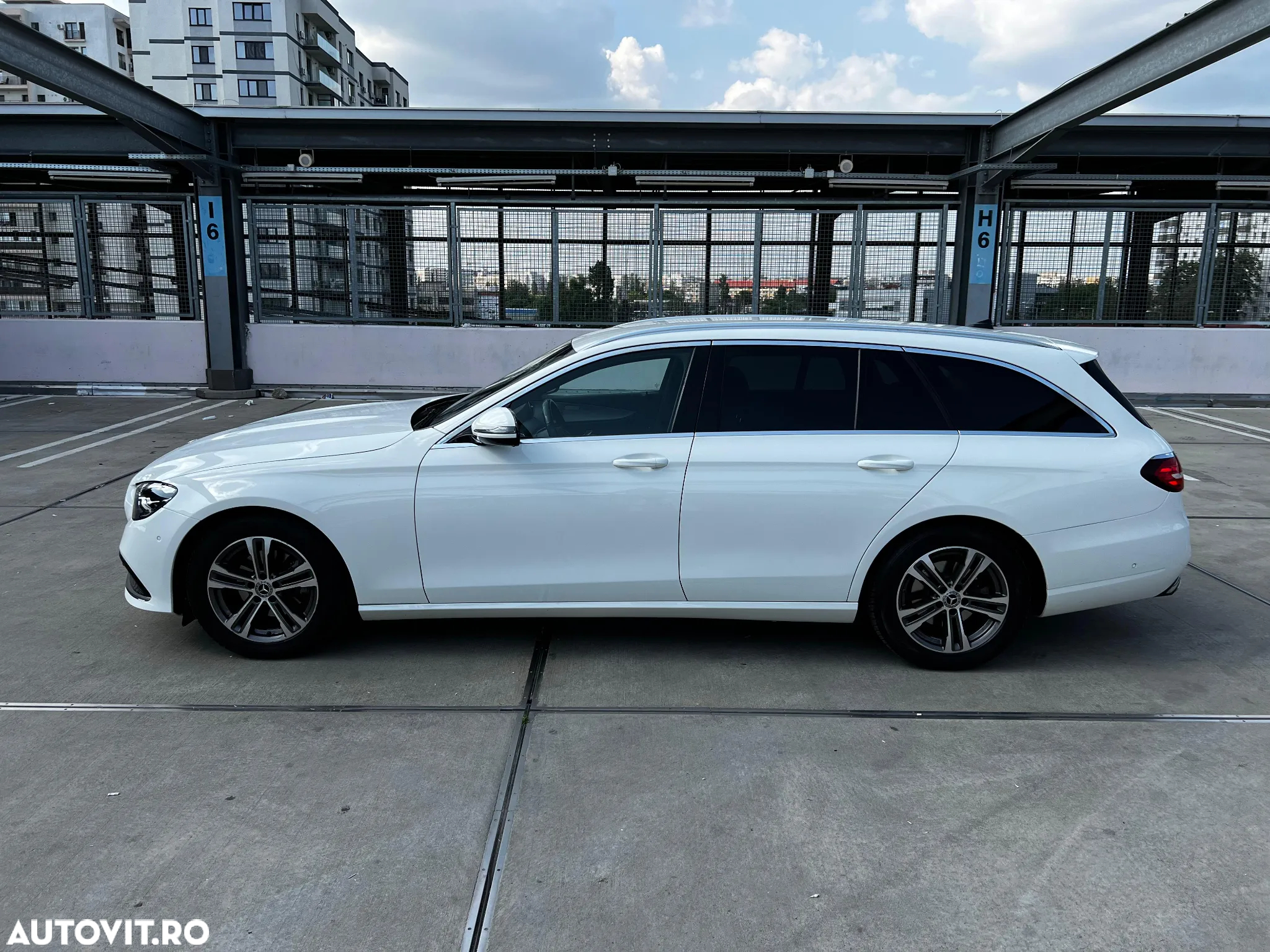 Mercedes-Benz E 220 d T 9G-TRONIC Avantgarde - 4