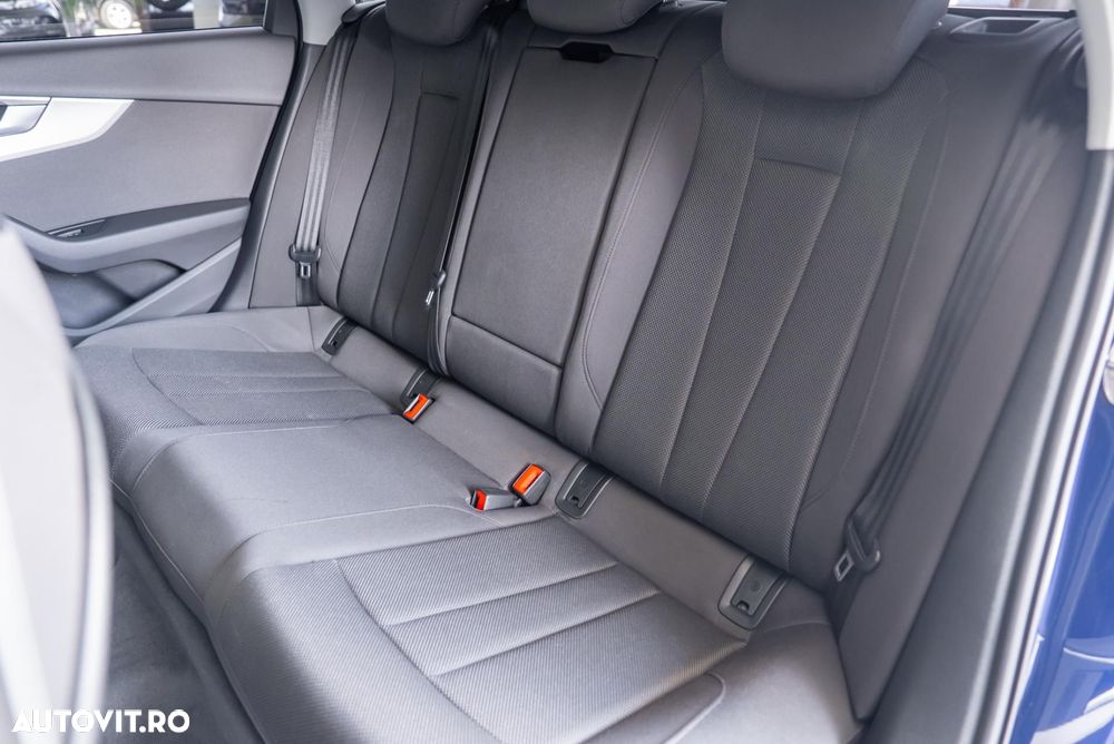 Audi A4 Avant 30 TDI S tronic - 22