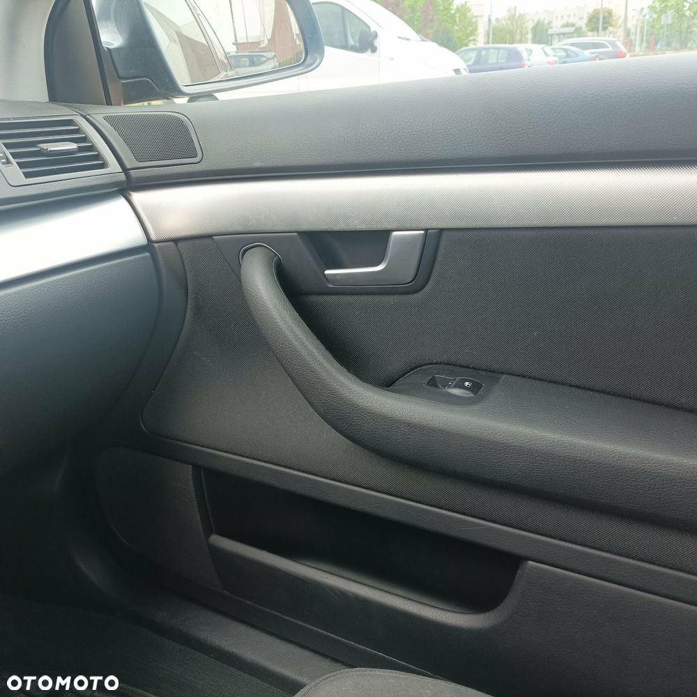 Audi A4 Avant 2.0 TDI - 9