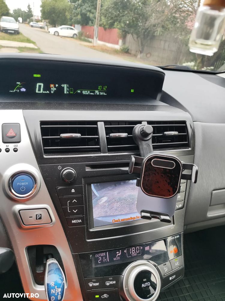 Toyota Prius+ (Hybrid) - 17