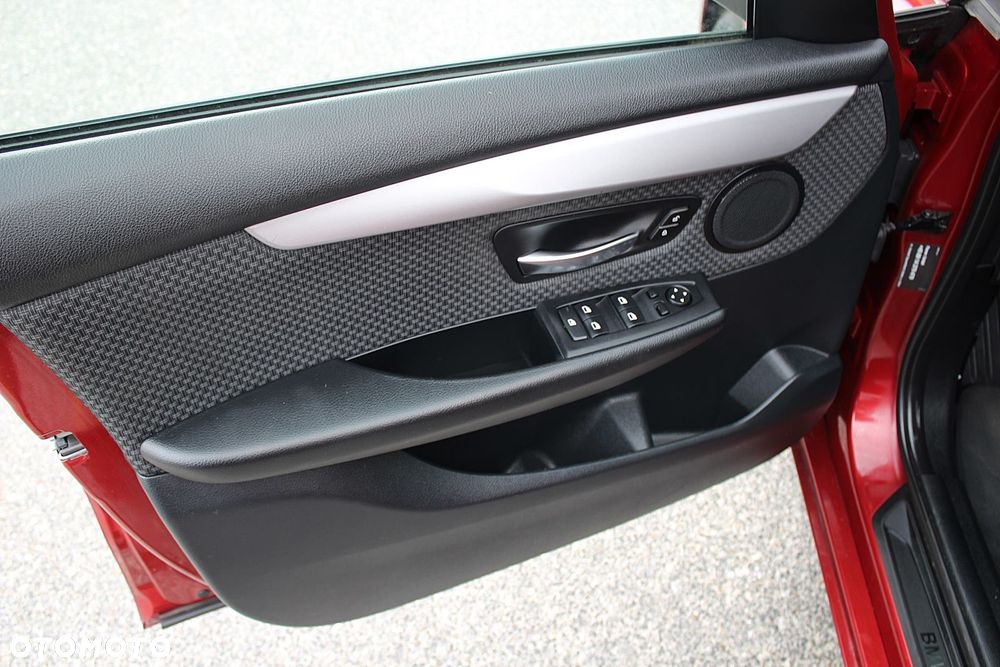 BMW Seria 2 216d - 27