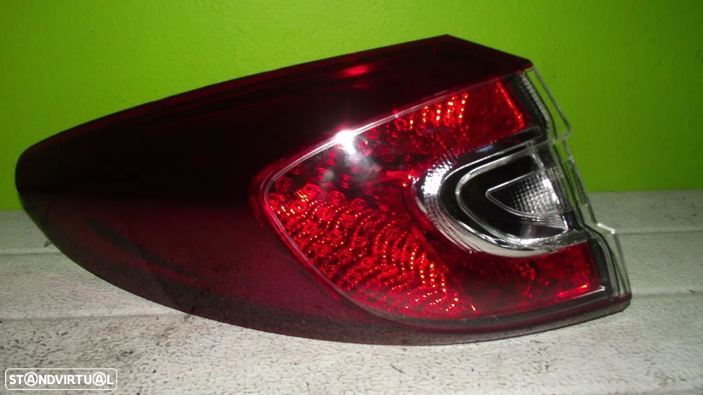 Farolim Trás Esquerdo Renault Megane III Sw - 2008 / 2015 - 1