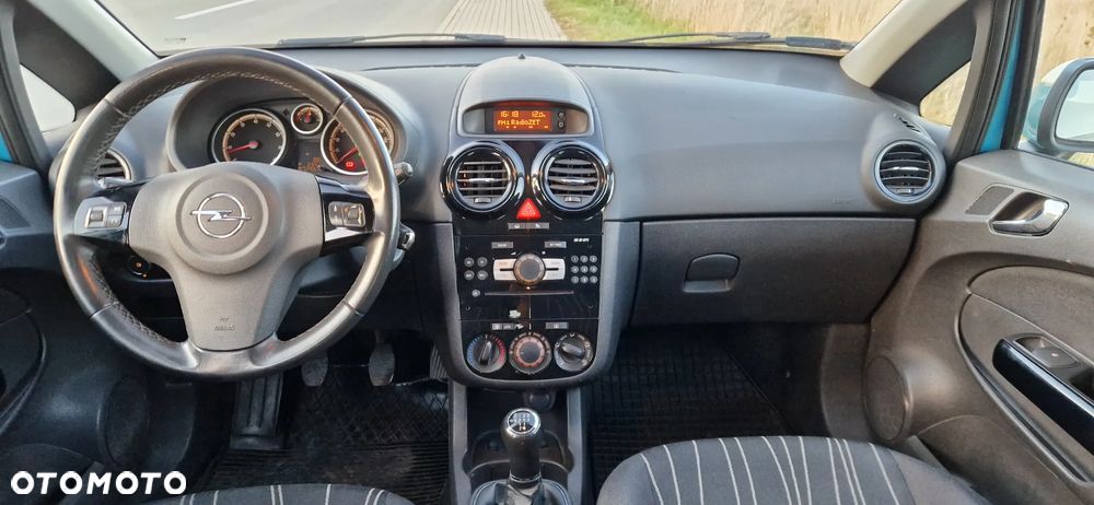 Opel Corsa 1.2 16V Essentia - 7