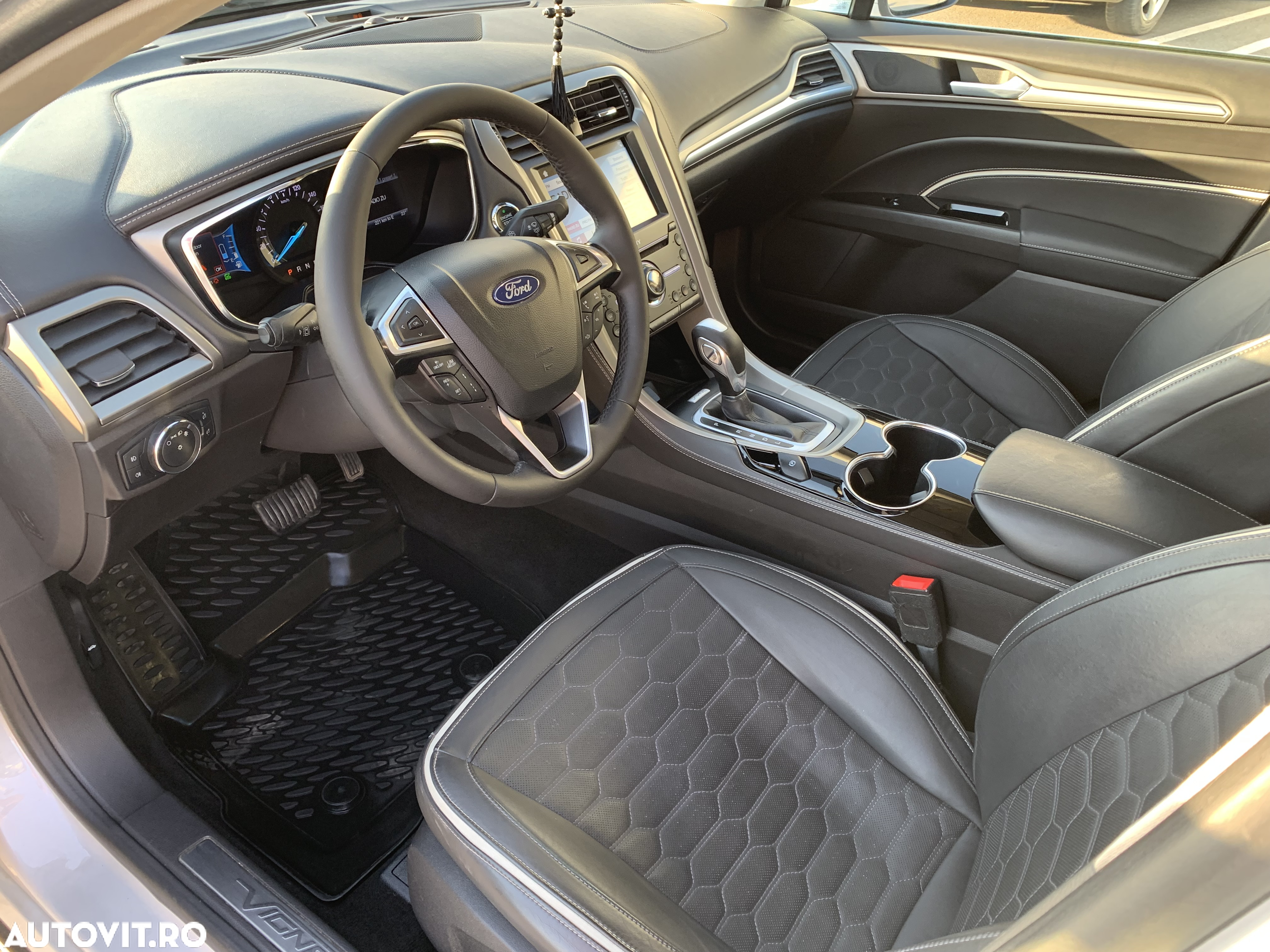 Ford Mondeo 2.0 HEV Vignale - 13