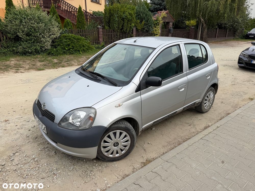 Toyota Yaris 1.0 Base - 2