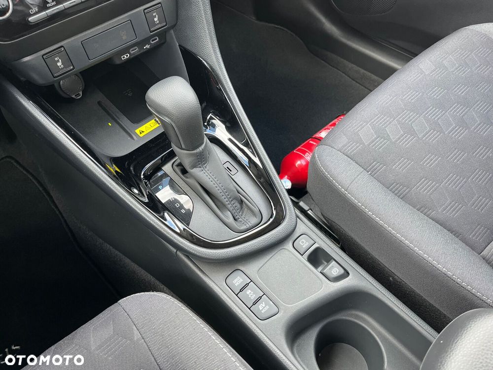 Toyota Yaris Hybrid 1.5 Style - 17