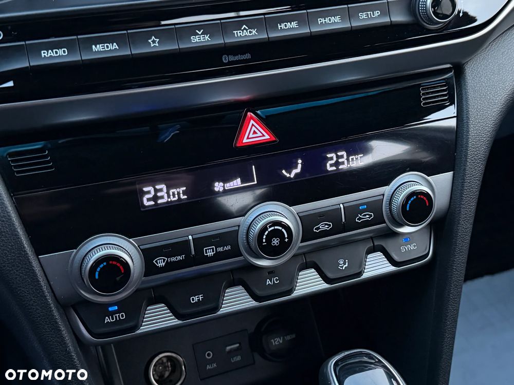 Hyundai Elantra 1.6 Comfort - 21