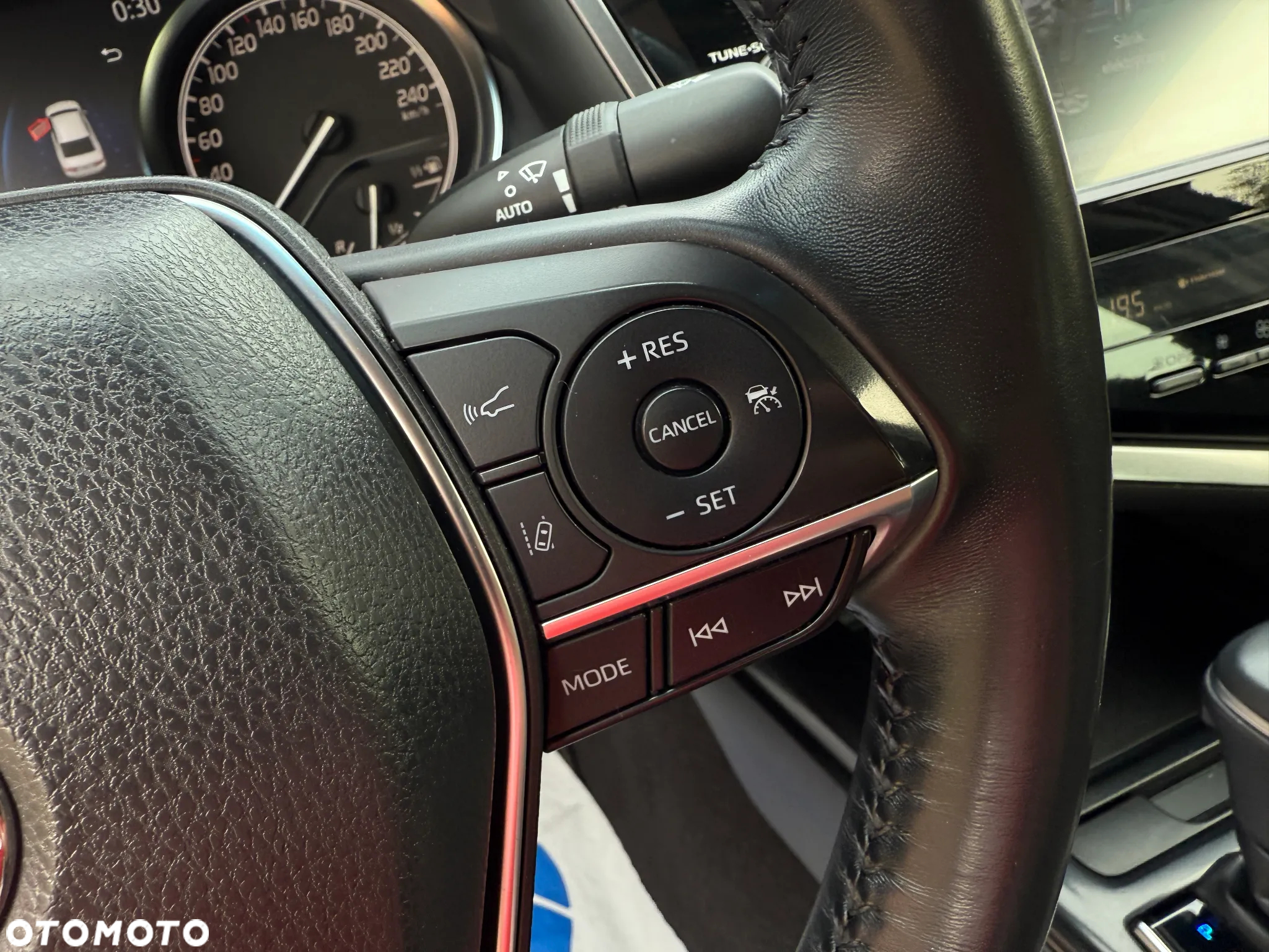 Toyota Camry 2.5 Hybrid Comfort CVT - 21