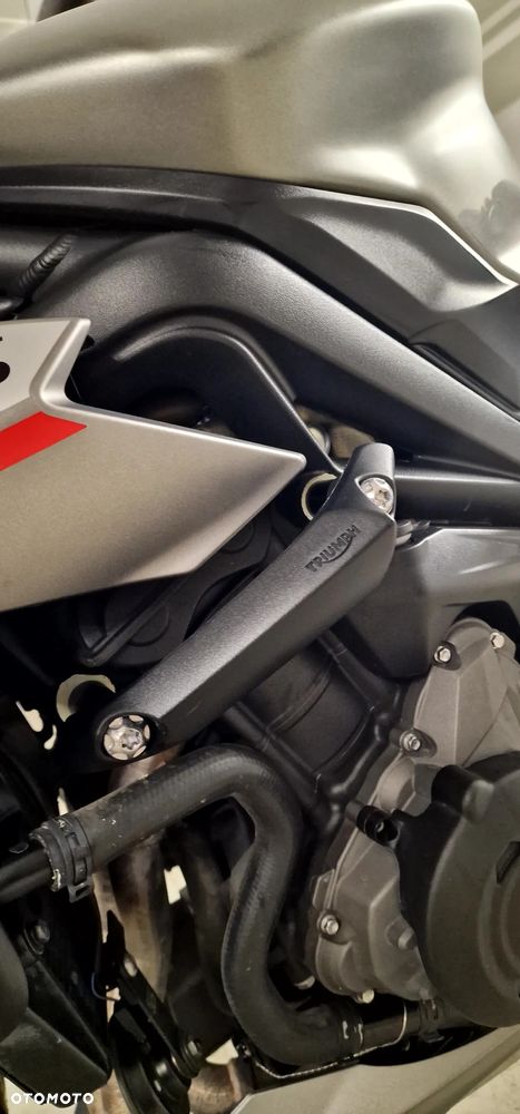 Triumph Street Triple - 15
