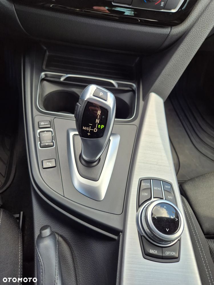 BMW Seria 3 320i Advantage sport - 14