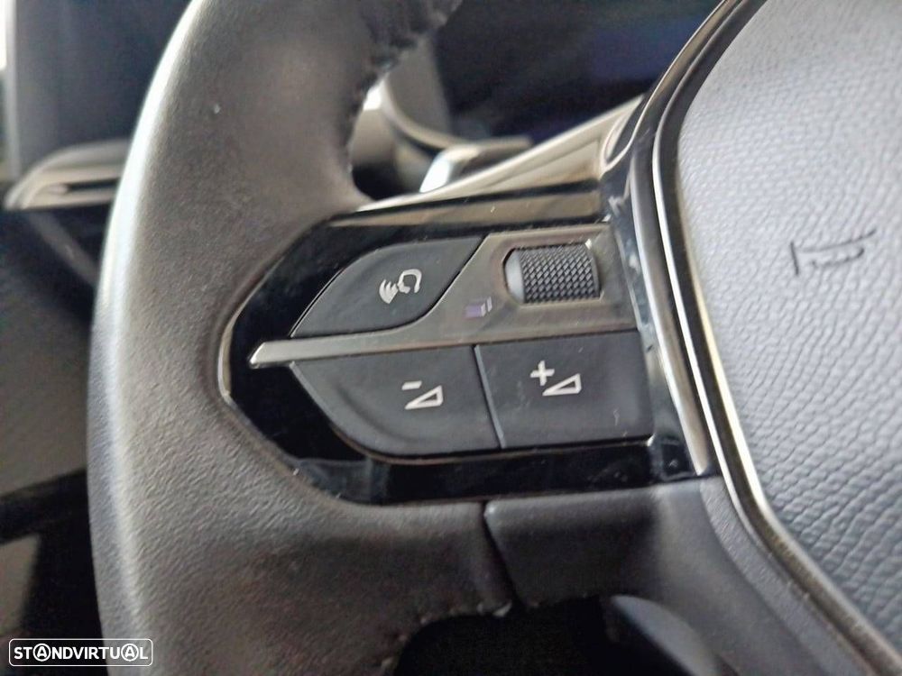 Peugeot 2008 1.5 BlueHDi Allure Pack EAT8 - 16