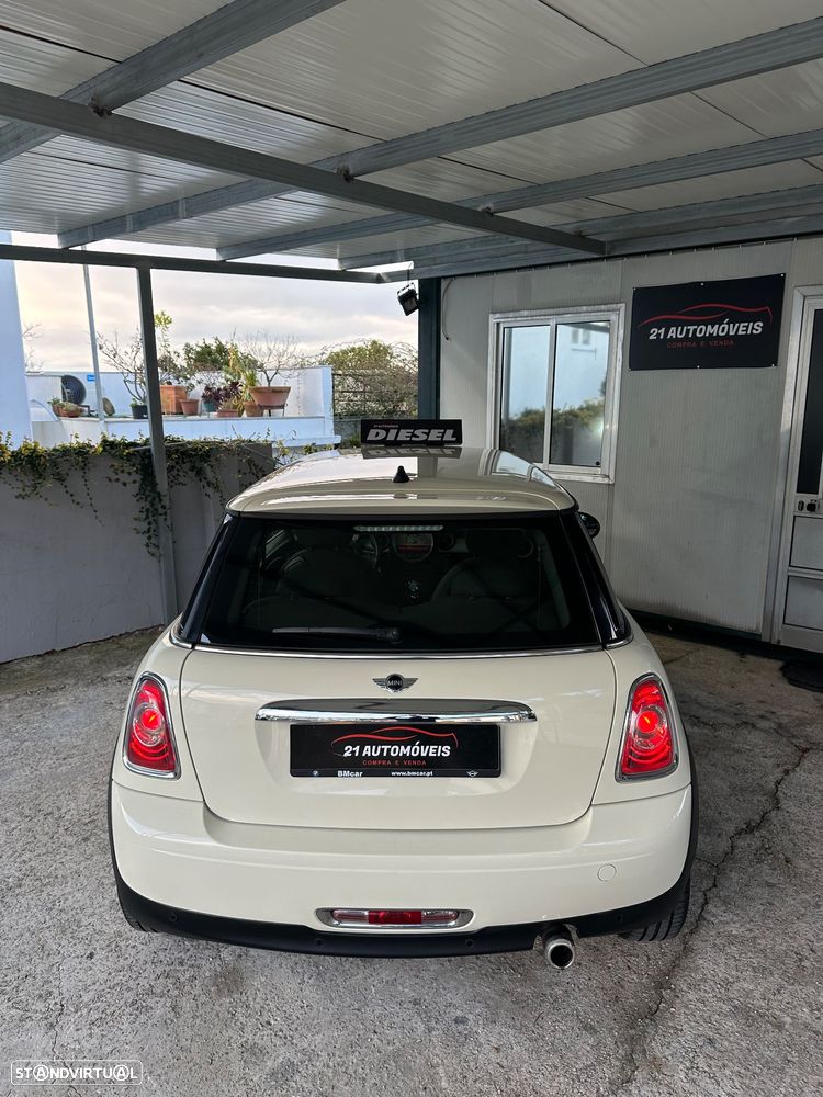 MINI 3 Portas One D - 7