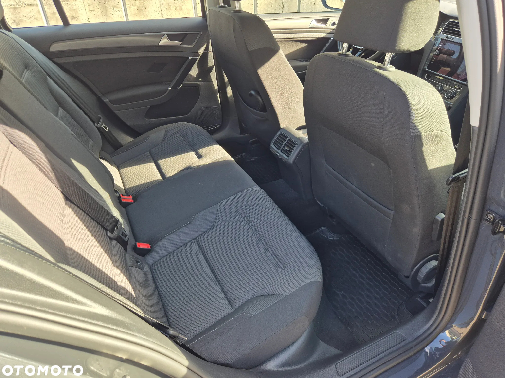 Volkswagen Golf VII 1.0 TSI Comfortline - 23