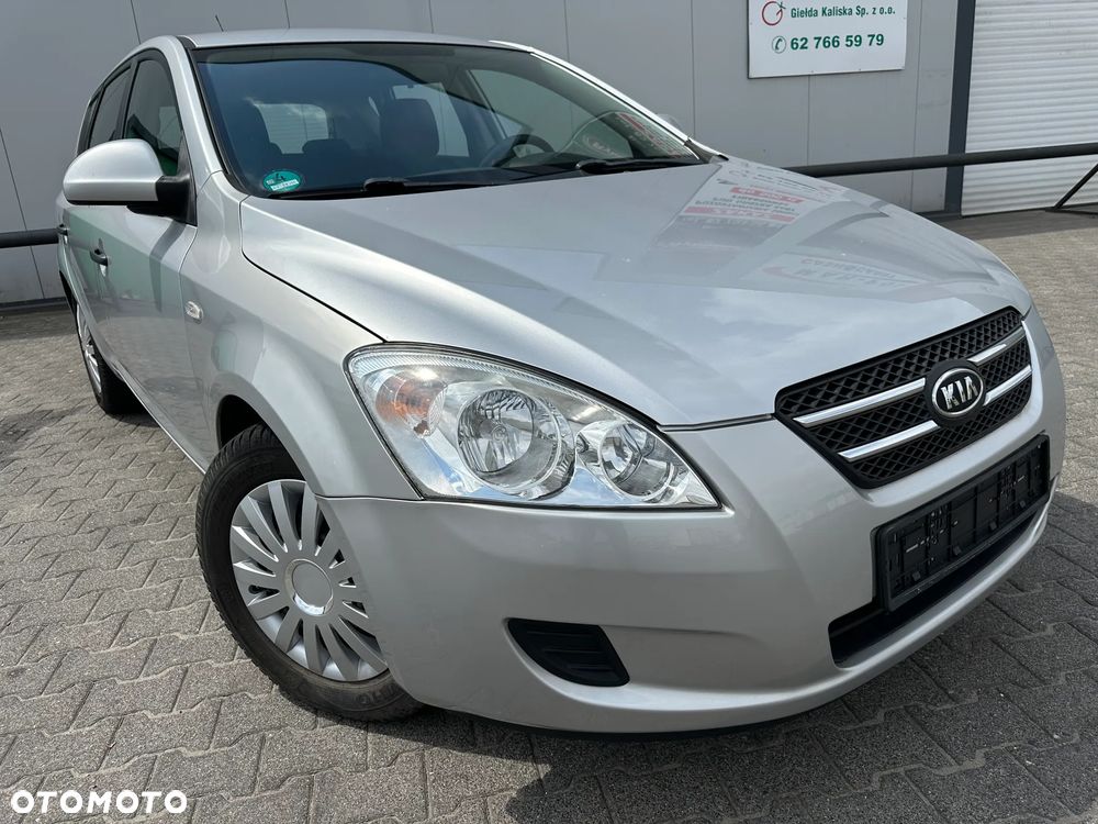 Kia Ceed - 4