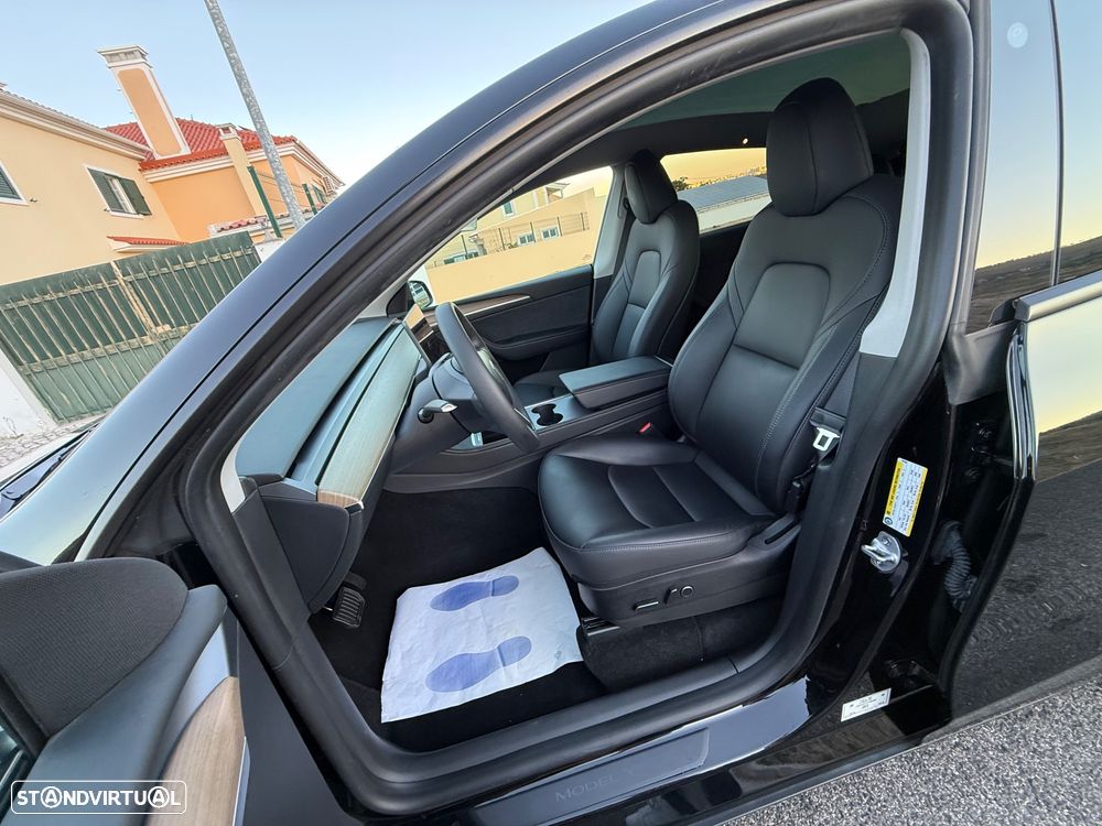 Tesla Model Y Standard - 25