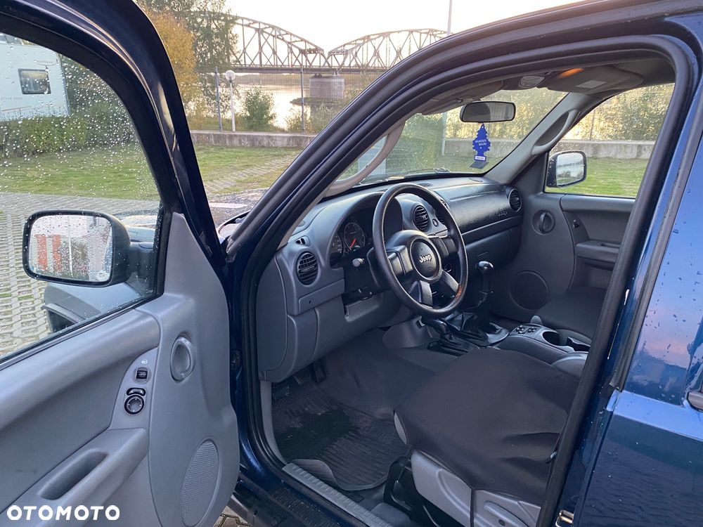 Jeep Cherokee 2.4 Sport - 11