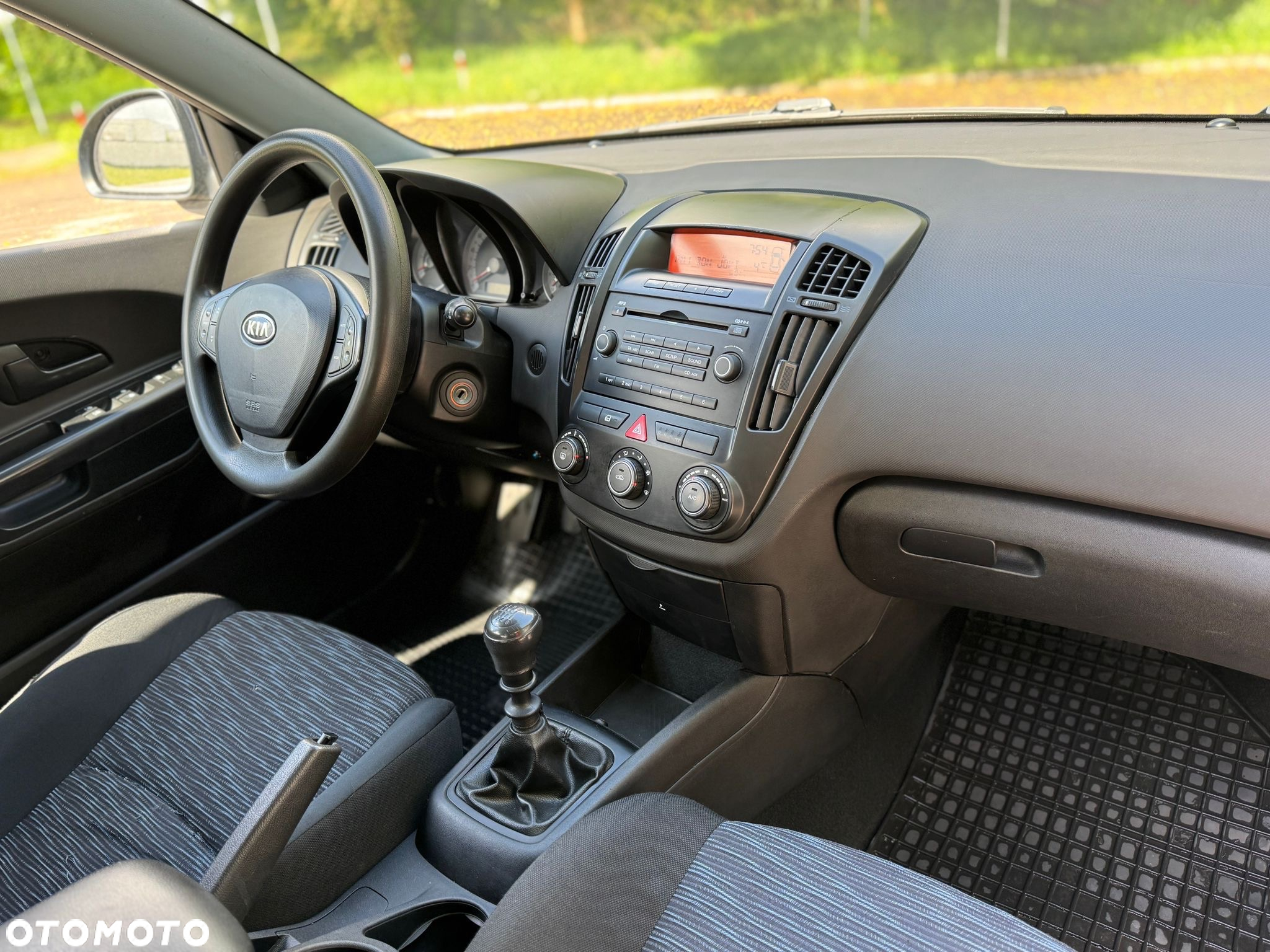 Kia Ceed Cee'd 2.0 crdi Comfort + - 11