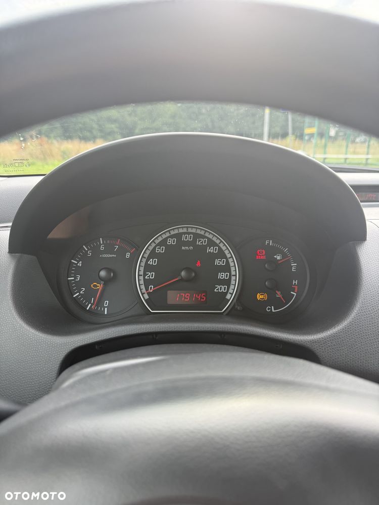Suzuki Swift - 4