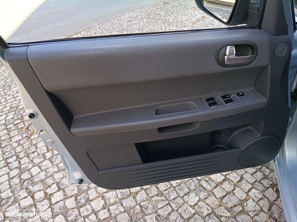 Mitsubishi Colt 1.3 Inform RCD/AC - 12