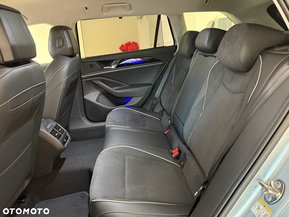 Volkswagen Passat Variant 2.0 TDI SCR Business Plus DSG - 24