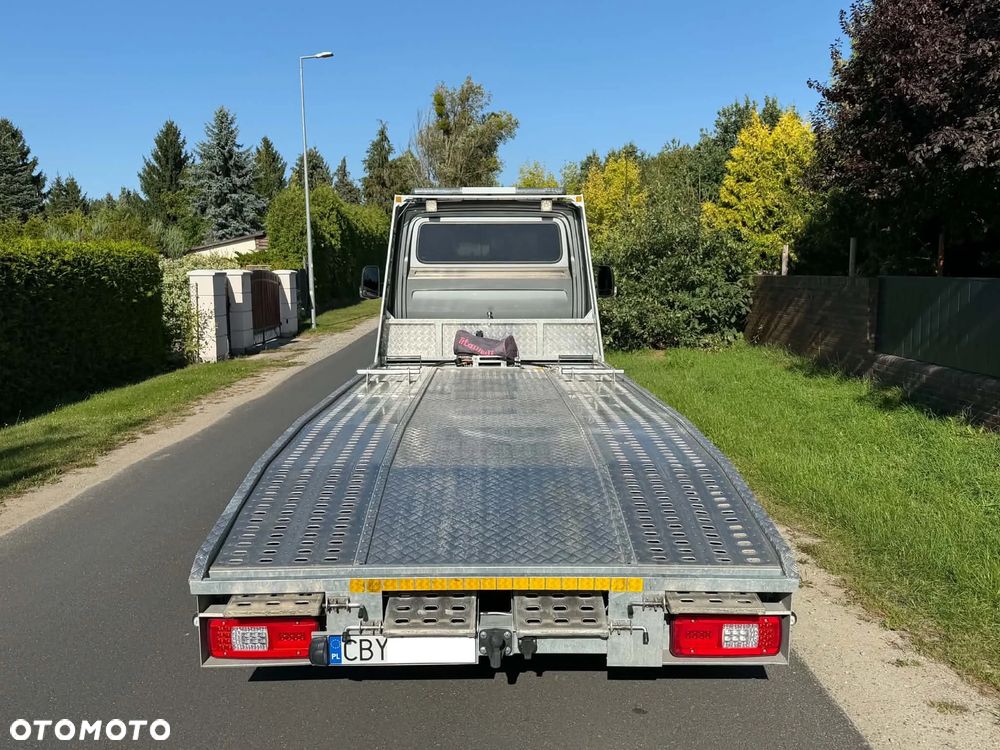 Mercedes-Benz Sprinter - 5