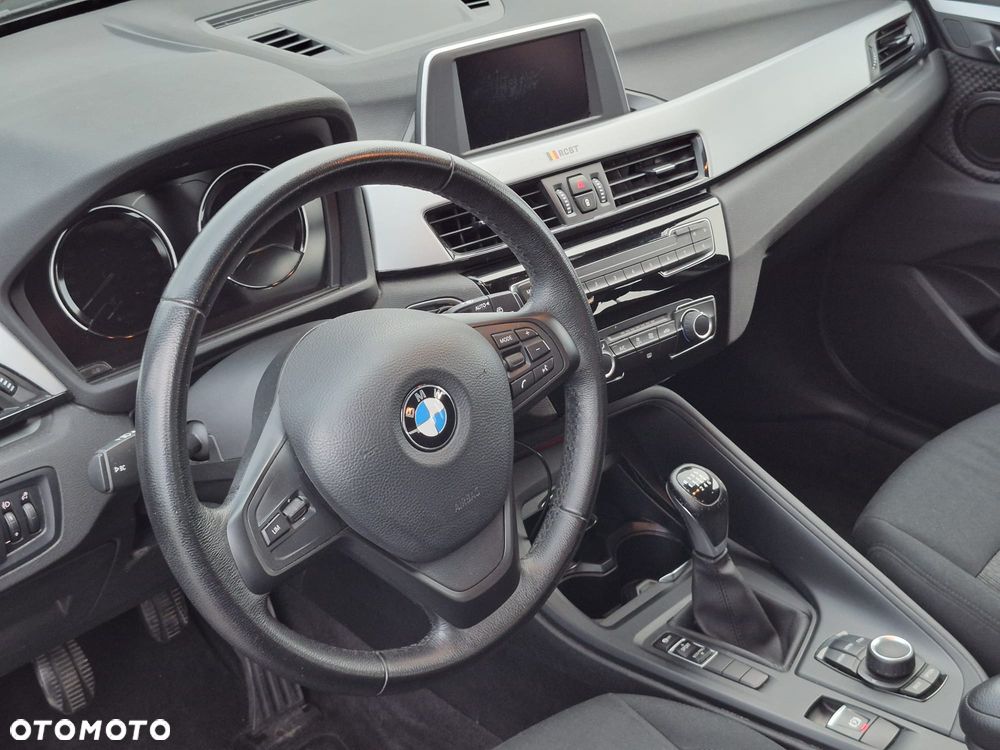 BMW X1 sDrive16d - 11