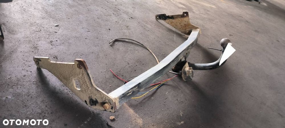 HAK HOLOWNICZY FORD FOCUS MK2 - 3