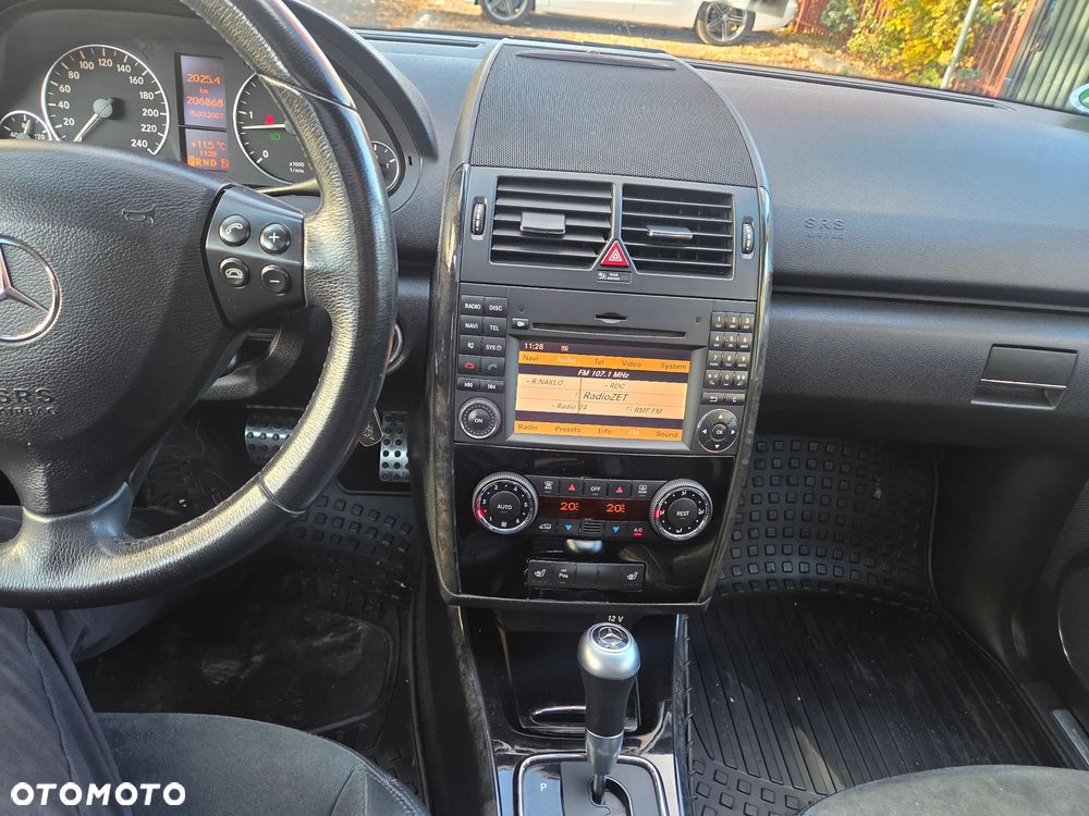 Mercedes-Benz A-Class 2009 photo 2
