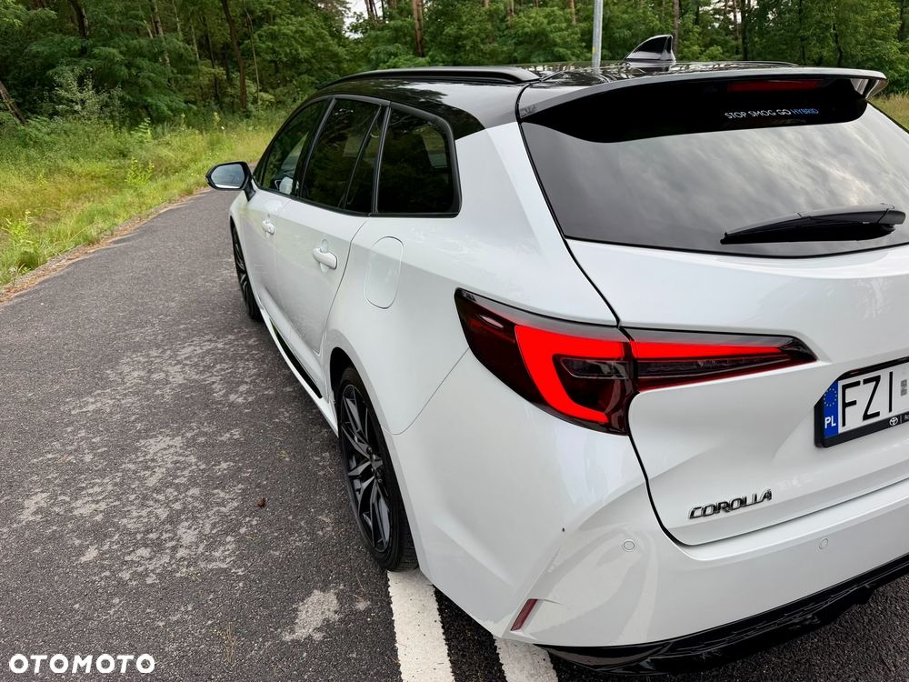 Toyota Corolla 2.0 Hybrid GR Sport Dynamic - 28