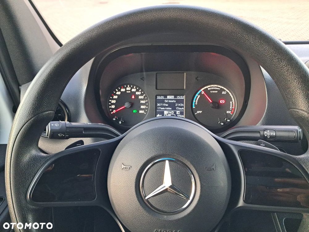 Mercedes-Benz eSprinter - 12