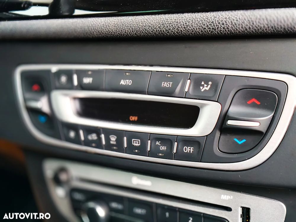 Renault Megane Grandtour ENERGY TCe 115 Start & Stop Bose Edition - 24