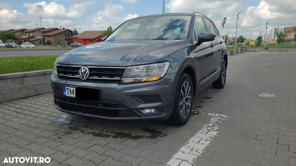 Volkswagen Tiguan - 1