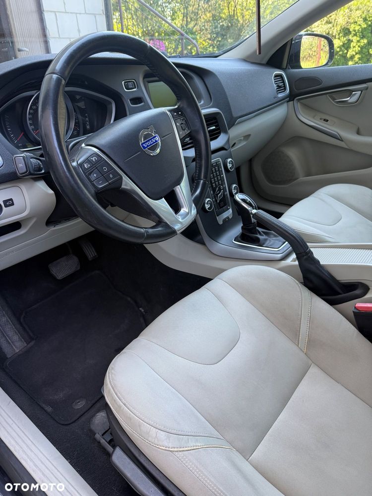 Volvo V40 D3 Momentum - 12