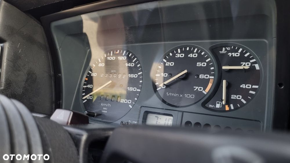 Volkswagen Polo 1.3 CL - 18