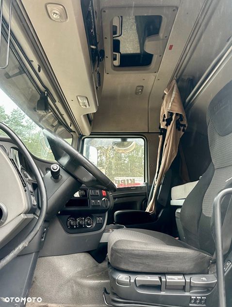 DAF XF460 SPACE CAB AUTOMAT FULLSPOJLERY KLIMA WEBASTO 2xALUTANK LODÓWKA 768000km FULLSERWIS DAF EURO 6 2017r ŁADNY - 8