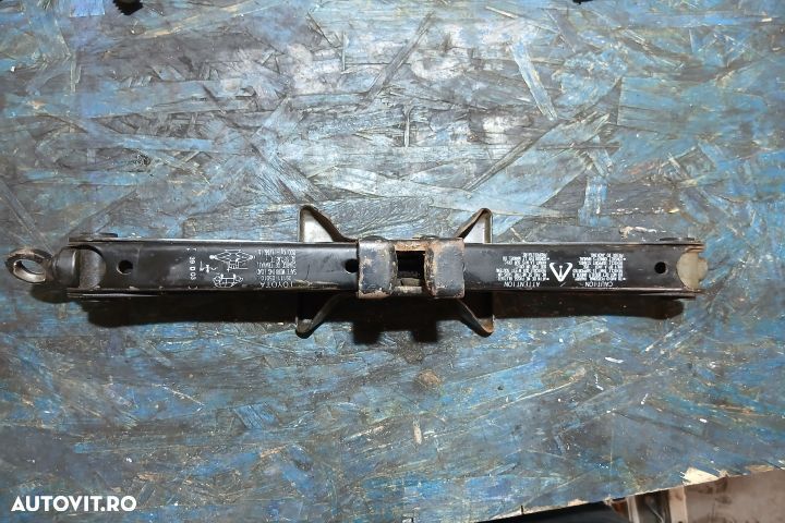 Cric 09111-05010 09111-05010 Toyota Avensis 2 T25 [facelift] [2006 - - 2