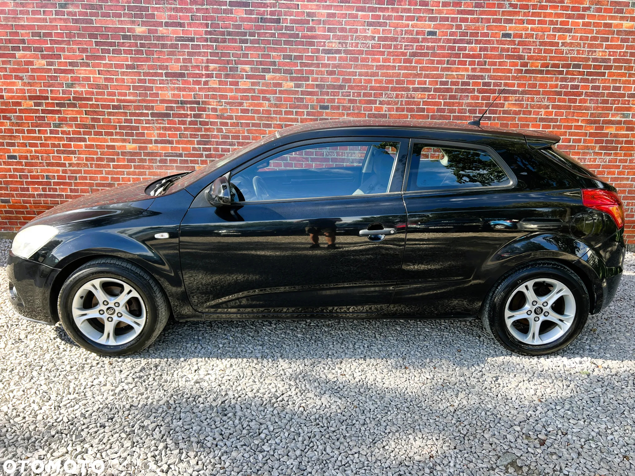Kia Ceed - 34