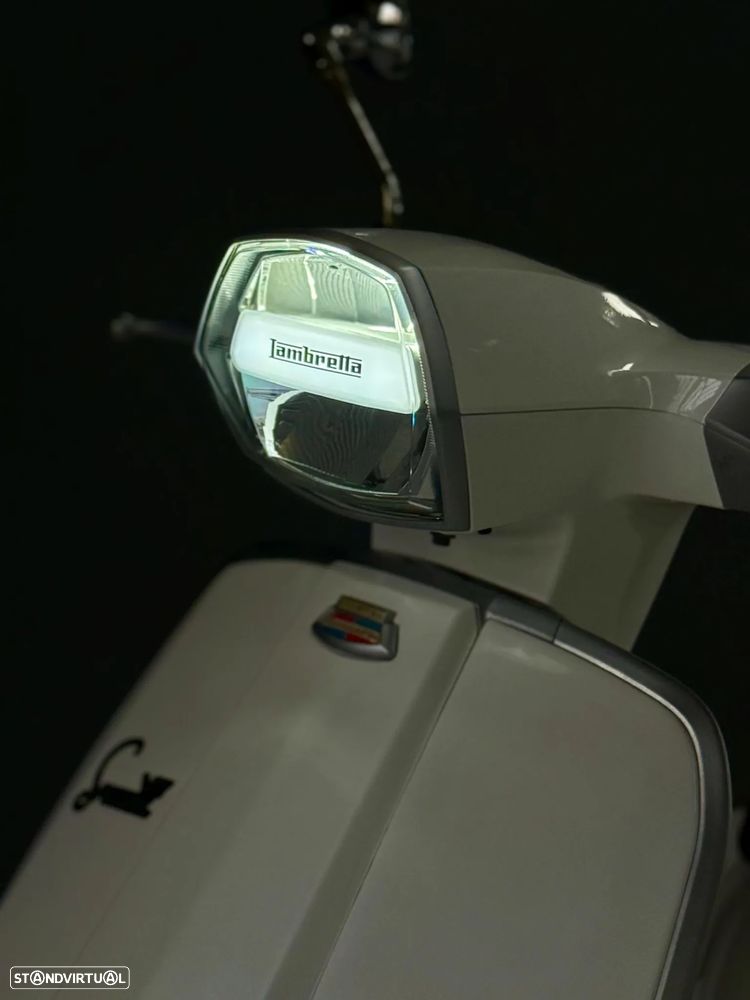 Lambretta V125 Special - 13